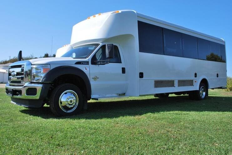 Knoxville 15-35 Passenger Minibuses